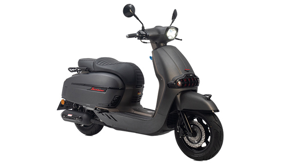 കാഴ്ച്ചയിൽ ആരെയും വീഴ്ത്തും! പുതിയ Keeway Sixties 300i സ്‌കൂട്ടറിനെ കുറിച്ച് അറിഞ്ഞിരിക്കേണ്ട കാര്യങ്ങൾ