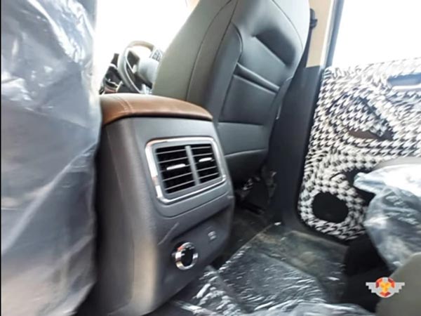 വരാനിരിക്കുന്ന 2022 Scorpio -യുടെ ഇന്റീരിയർ വെളിപ്പെടുത്തി പുത്തൻ സ്പൈ ചിത്രങ്ങൾ