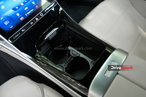 മുമ്പത്തേക്കാൾ കേമൻ! 2022 Mercedes Benz C-Class -ന്റെ റിവ്യൂ വിശേഷങ്ങൾ