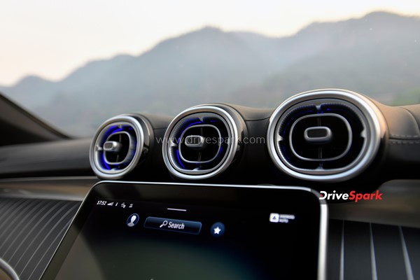 മുമ്പത്തേക്കാൾ കേമൻ! 2022 Mercedes Benz C-Class -ന്റെ റിവ്യൂ വിശേഷങ്ങൾ