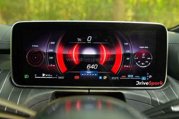 1,000-ത്തിലധികം ബുക്കിംഗുകള്‍ വാരിക്കൂട്ടി 2022 Mercedes Benz C-ക്ലാസ്