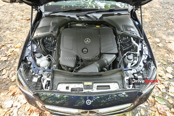 മുമ്പത്തേക്കാൾ കേമൻ! 2022 Mercedes Benz C-Class -ന്റെ റിവ്യൂ വിശേഷങ്ങൾ
