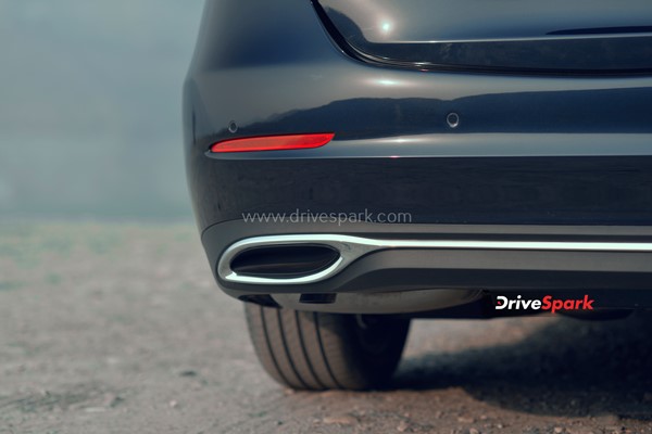 1,000-ത്തിലധികം ബുക്കിംഗുകള്‍ വാരിക്കൂട്ടി 2022 Mercedes Benz C-ക്ലാസ്