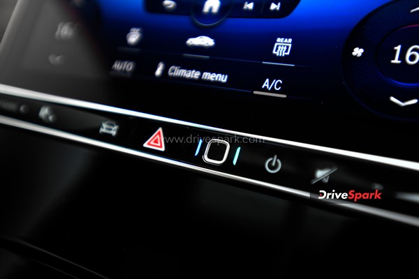 മുമ്പത്തേക്കാൾ കേമൻ! 2022 Mercedes Benz C-Class -ന്റെ റിവ്യൂ വിശേഷങ്ങൾ