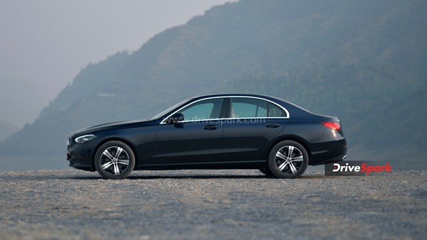 മുമ്പത്തേക്കാൾ കേമൻ! 2022 Mercedes Benz C-Class -ന്റെ റിവ്യൂ വിശേഷങ്ങൾ