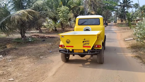 മാസ്മരിക വിന്റേജ് ലുക്കിൽ അണിഞ്ഞൊരുങ്ങി കസ്റ്റം ബിൾഡ് Mahindra FJ-460 DX