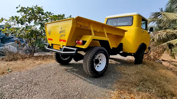 മാസ്മരിക വിന്റേജ് ലുക്കിൽ അണിഞ്ഞൊരുങ്ങി കസ്റ്റം ബിൾഡ് Mahindra FJ-460 DX