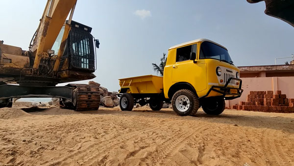 മാസ്മരിക വിന്റേജ് ലുക്കിൽ അണിഞ്ഞൊരുങ്ങി കസ്റ്റം ബിൾഡ് Mahindra FJ-460 DX