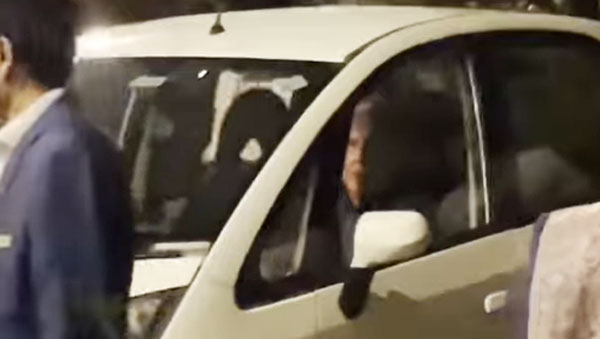 Nano EV -ൽ താജ് ഹോട്ടലിൽ വന്നിറങ്ങി രത്തൻ ടാറ്റ; വീഡിയോ വൈറൽ