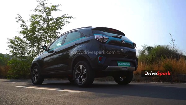 കൂടുതൽ റേഞ്ചും പെർഫോമൻസും, അറിയാം പുതിയ Nexon EV Max മോഡലിന്റെ റിവ്യൂ വിശേഷങ്ങൾ