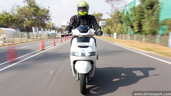 കൂടുതൽ റേഞ്ചും മികച്ച അപ്പ്ഡേറ്റുകളുമായി iQube ഇലക്ട്രിക് സ്കൂട്ടറിന് പുത്തൻ വേരിയന്റ് അവതരിപ്പിക്കാനൊരുങ്ങി TVS