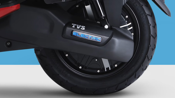 കൂടുതൽ റേഞ്ചും മികച്ച അപ്പ്ഡേറ്റുകളുമായി iQube ഇലക്ട്രിക് സ്കൂട്ടറിന് പുത്തൻ വേരിയന്റ് അവതരിപ്പിക്കാനൊരുങ്ങി TVS