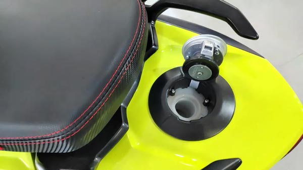 TVS Ntorq 125 XT അടുത്തറിയാം; ഫസ്റ്റ് ലുക്ക് വോക്ക്എറൗണ്ട് വീഡിയോ ഇതാ TVS Ntorq 125 XT അടുത്തറിയാം; ഫസ്റ്റ് ലുക്ക് വോക്ക്എറൗണ്ട് വീഡിയോ ഇതാ