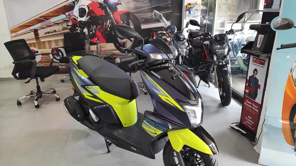 TVS Ntorq 125 XT അടുത്തറിയാം; ഫസ്റ്റ് ലുക്ക് വോക്ക്എറൗണ്ട് വീഡിയോ ഇതാ TVS Ntorq 125 XT അടുത്തറിയാം; ഫസ്റ്റ് ലുക്ക് വോക്ക്എറൗണ്ട് വീഡിയോ ഇതാ