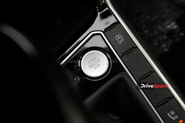 എല്ലാം കൊണ്ടും വെന്റോയ്ക്ക് ഒത്ത പകരക്കാരന്‍; Volkswagen Virtus റിവ്യൂ വിശേഷങ്ങള്‍ ഇതാ