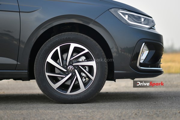 എല്ലാം കൊണ്ടും വെന്റോയ്ക്ക് ഒത്ത പകരക്കാരന്‍; Volkswagen Virtus റിവ്യൂ വിശേഷങ്ങള്‍ ഇതാ