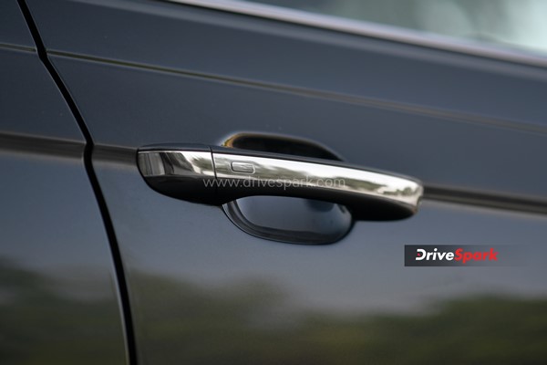 എല്ലാം കൊണ്ടും വെന്റോയ്ക്ക് ഒത്ത പകരക്കാരന്‍; Volkswagen Virtus റിവ്യൂ വിശേഷങ്ങള്‍ ഇതാ