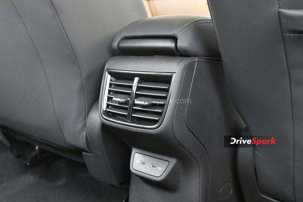 എല്ലാം കൊണ്ടും വെന്റോയ്ക്ക് ഒത്ത പകരക്കാരന്‍; Volkswagen Virtus റിവ്യൂ വിശേഷങ്ങള്‍ ഇതാ