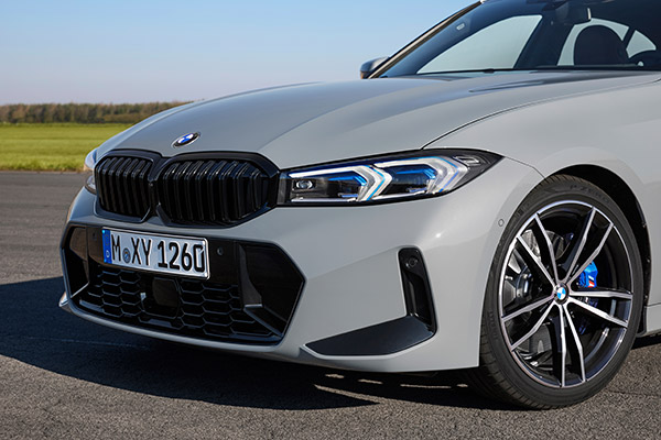 താരദമ്പതിമാർ ഇനി വേറെ ലെവൽ; Bmw M340i സ്വന്തമാക്കി ജീവയും അപർണയും