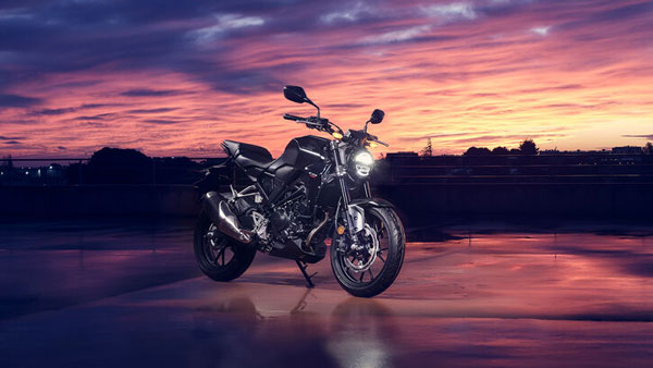 മാറ്റങ്ങളോടെ പുതിയ 2022 CB250R നേക്കഡ് മോട്ടോർസൈക്കിൾ അവതരിപ്പിച്ച് Honda മാറ്റങ്ങളോടെ പുതിയ 2022 CB250R നേക്കഡ് മോട്ടോർസൈക്കിൾ അവതരിപ്പിച്ച് Honda