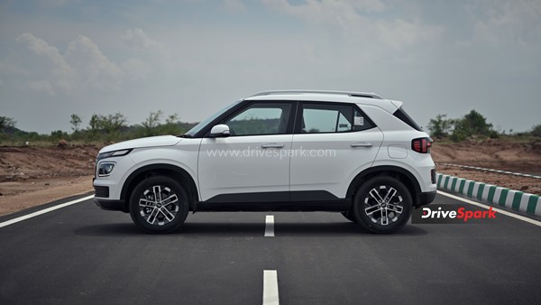 2022 Hyundai Venue വേറേ ലെവലാണ്; റിവ്യൂ വിശേഷങ്ങള്‍ ഇതാ