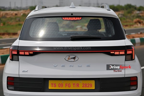 ഇന്ത്യയില്‍ വില്‍ക്കുന്ന ഓരോ 5 Hyundai Creta-യില്‍ 3 എണ്ണത്തിലും സണ്‍റൂഫ് ഉള്ളത്; റിപ്പോര്‍ട്ടുകള്‍ ഇങ്ങനെ