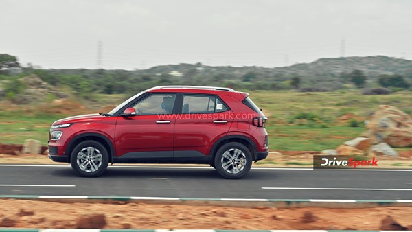 2022 Hyundai Venue വേറേ ലെവലാണ്; റിവ്യൂ വിശേഷങ്ങള്‍ ഇതാ