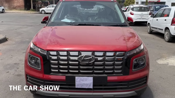 അപ്പ്ഡേറ്റുകൾക്കൊപ്പം അകവും പുറവും ഇങ്ങനെ; അവതരണത്തിന് മുമ്പ് 2022 Hyundai Venue വോക്ക്എറൗണ്ട് വീഡിയോ