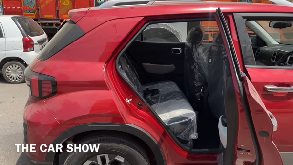 അപ്പ്ഡേറ്റുകൾക്കൊപ്പം അകവും പുറവും ഇങ്ങനെ; അവതരണത്തിന് മുമ്പ് 2022 Hyundai Venue വോക്ക്എറൗണ്ട് വീഡിയോ