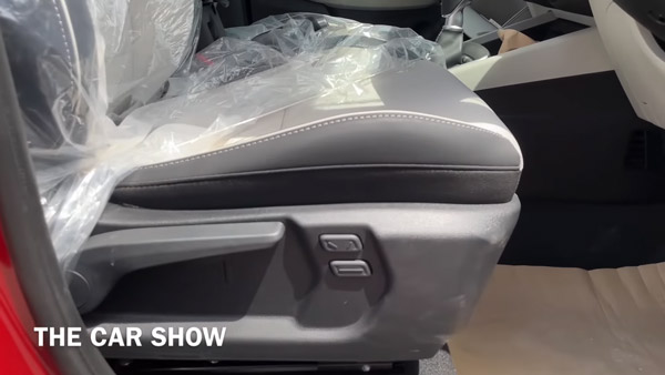 അപ്പ്ഡേറ്റുകൾക്കൊപ്പം അകവും പുറവും ഇങ്ങനെ; അവതരണത്തിന് മുമ്പ് 2022 Hyundai Venue വോക്ക്എറൗണ്ട് വീഡിയോ