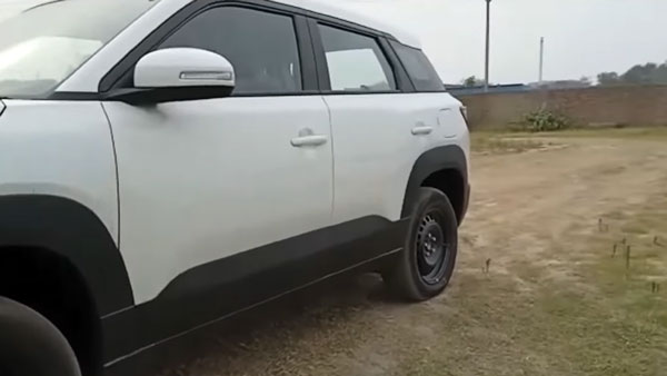 ഫാൻസി ഫീച്ചറുകളും ആർഭാടവുമില്ല; 2022 Brezza -യുടെ ബേസ് LXi വേരിയന്റിനെ പരിചയപ്പെടാം