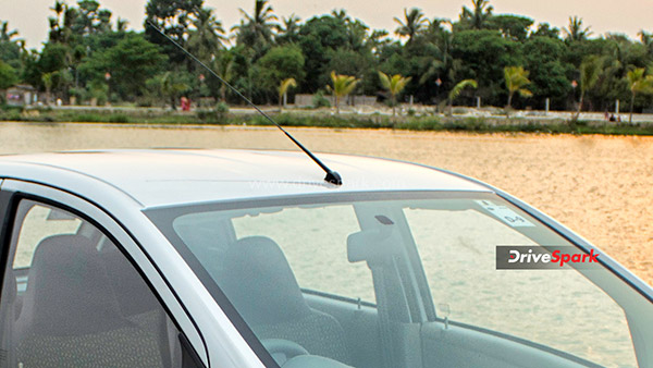 കാറിലെ ഈ ഫീച്ചറുകള്‍ ഒക്കെ ഓര്‍ക്കുന്നുണ്ടോ!; നൊസ്റ്റാള്‍ജിയ ഉണര്‍ത്തുന്ന ഫീച്ചറുകള്‍ ഇതൊക്കെ