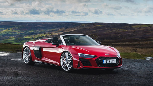 Lexus ES മുതൽ Ferrari F12 Berlinetta വരെ; മിയ ഖലീഫയുടെ സെക്സി & ഹോട്ട് കാർ കളക്ഷൻ