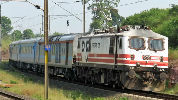 ട്രെയിൻ ടിക്കറ്റിന്റെ PNR നമ്പറിനു പിന്നിലെ ഈ കാര്യങ്ങൾ അറിയാമോ? ട്രെയിൻ ടിക്കറ്റിന്റെ PNR നമ്പറിനു പിന്നിലെ ഈ കാര്യങ്ങൾ അറിയാമോ?