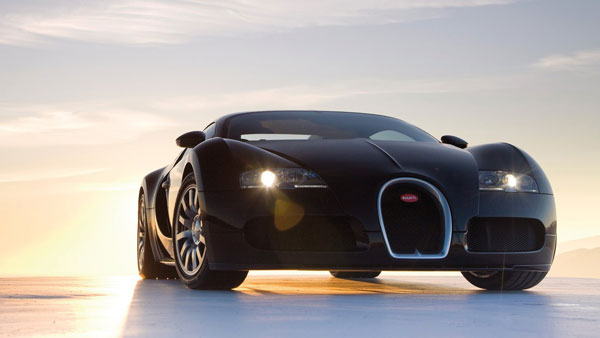 റൊണാള്‍ഡോയുടെ 14 കോടി രൂപ വില വരുന്ന Bugatti Veyron അപകടത്തില്‍പ്പെട്ടു