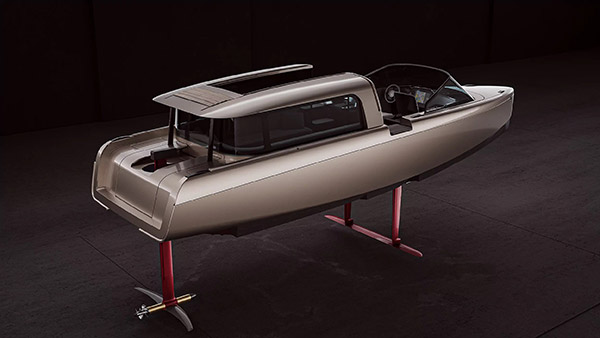 P-8 Voyager; ലോകത്തിലെ ആദ്യ ലോംഗ് റേഞ്ച് ഇലക്ട്രിക് ഹൈഡ്രോഫോയിൽ ടാക്സി ബോട്ട് അവതരിപ്പിച്ച് Candela