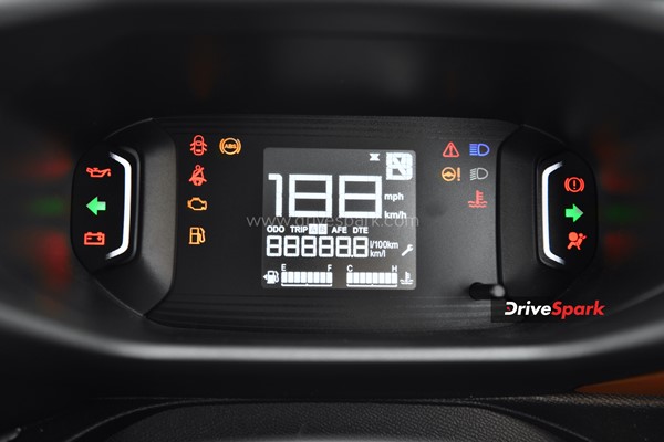 കംഫർട്ടബിൾ & സ്മൂത്ത്! സിട്രൺ C3 -യുടെ റിവ്യൂ വിശേഷങ്ങൾ