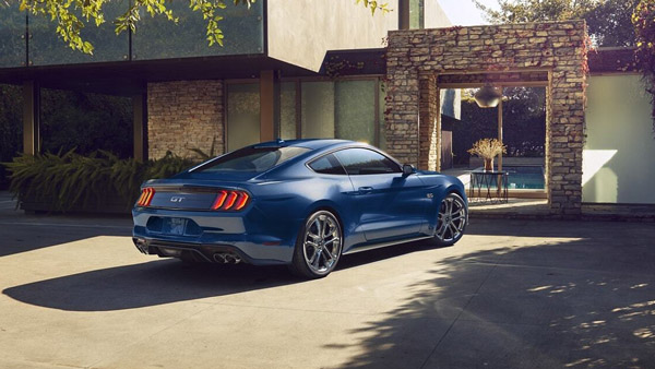 സ്പോര്‍ട്സ് കാര്‍ വാങ്ങാന്‍ പദ്ധതിയുണ്ടോ?; പരിഗണിക്കേണ്ട കുറച്ച് കാര്യങ്ങള്‍ ഇതൊക്കെ