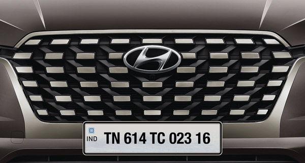 Alcazar-ന്റെ വില്‍പ്പന വര്‍ധിപ്പിക്കാന്‍ Hyundai; വില കുറഞ്ഞ വേരിയന്റ് അണിയറയില്‍