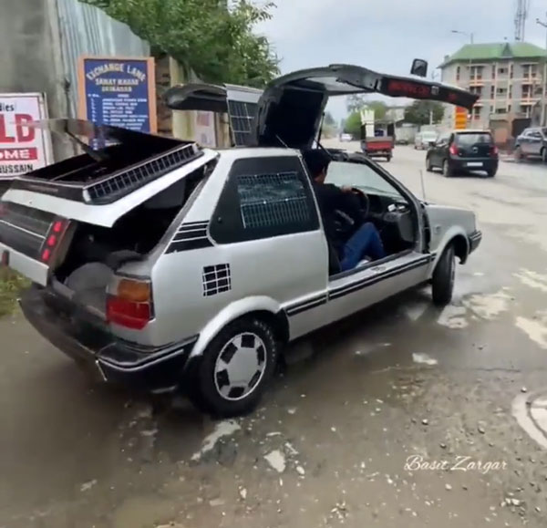 ഭൂഗോളത്തിൻ്റെ സ്പന്ദനം കണക്കിലും; സോളാർ കാർ നിർമിച്ച് കണക്ക് മാഷ് ഭൂഗോളത്തിൻ്റെ സ്പന്ദനം കണക്കിലും; സോളാർ കാർ നിർമിച്ച് കണക്ക് മാഷ്