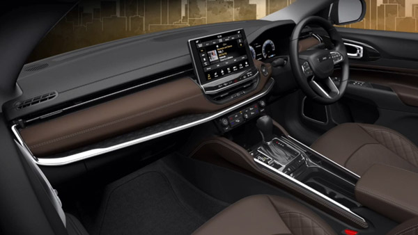 ഭർത്താവിന് Jeep Meridian എസ്‌യുവി സമ്മാനിച്ച് മലയാള സിനിമയുടെ പ്രിയതാരം ശ്വേതാ മേനോൻ