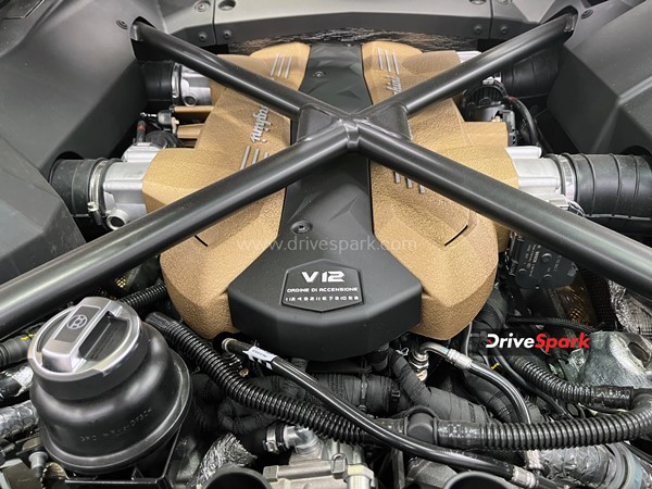 ആകെയുള്ള 250 -ൽ ഒന്ന് ഇന്ത്യയിലും; ലിമിറ്റഡ് എഡിഷൻ Aventador Ultimae Roadster ഡെലിവർ ചെയ്ത് Lamborghini