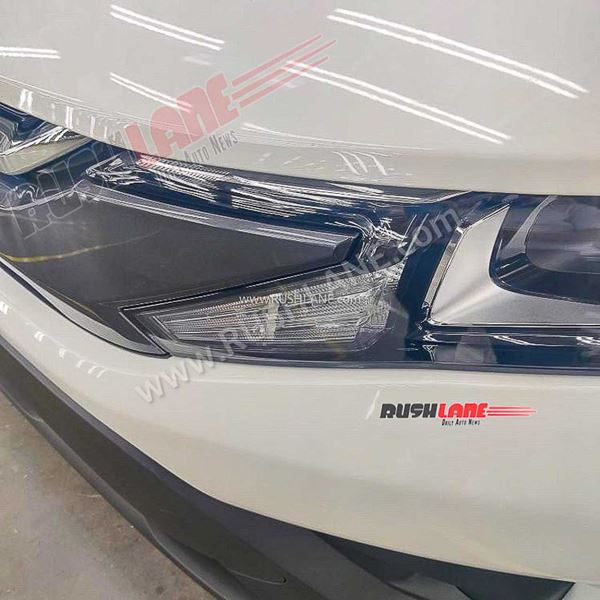 2022 Maruti Brezza -യുടെ ഇന്റീരിയറും സൺറൂഫും വെളിപ്പെടുത്തി പുത്തൻ സ്പൈ ചിത്രങ്ങൾ