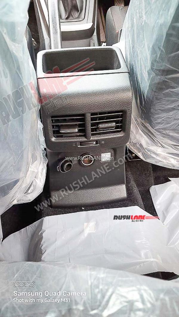 2022 Maruti Brezza -യുടെ ഇന്റീരിയറും സൺറൂഫും വെളിപ്പെടുത്തി പുത്തൻ സ്പൈ ചിത്രങ്ങൾ