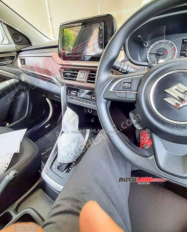 2022 Maruti Brezza -യുടെ ഇന്റീരിയറും സൺറൂഫും വെളിപ്പെടുത്തി പുത്തൻ സ്പൈ ചിത്രങ്ങൾ