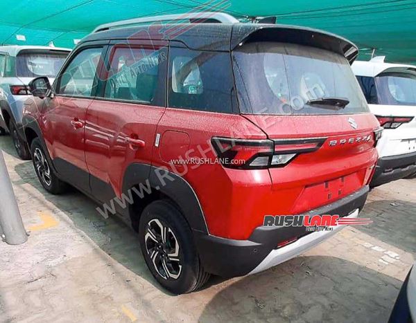 2022 Maruti Brezza -യുടെ ഇന്റീരിയറും സൺറൂഫും വെളിപ്പെടുത്തി പുത്തൻ സ്പൈ ചിത്രങ്ങൾ