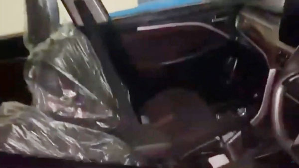 2022 ബ്രെസയുടെ വേരിയന്റുകളും കളർ ഓപ്ഷനുകളും വെളിപ്പെടുത്തി പുത്തൻ വോക്ക്എറൗണ്ട് വീഡിയോ