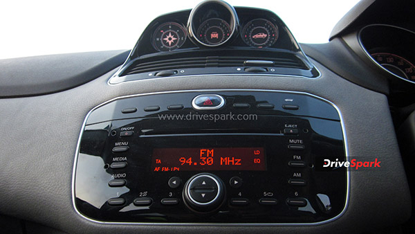 കാറിലെ ഈ ഫീച്ചറുകള്‍ ഒക്കെ ഓര്‍ക്കുന്നുണ്ടോ!; നൊസ്റ്റാള്‍ജിയ ഉണര്‍ത്തുന്ന ഫീച്ചറുകള്‍ ഇതൊക്കെ