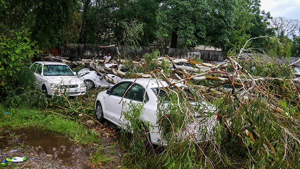 പ്രകൃതി ദുരന്തങ്ങളിൽ കാറുകൾക്ക് ഇൻഷുറൻസ് കവറേജ് ഉണ്ടാവുമോ?