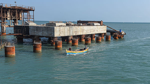 രാമേശ്വരം-ധനുഷ്‌കോടി റൂട്ടിൽ വീണ്ടും ട്രെയിൻ ഇരംമ്പം; 60 -വർഷങ്ങൾക്ക് ശേഷം പാമ്പൻ പാലം പുനർ നിർമ്മിക്കാനൊരുങ്ങി റെയിൽവേ